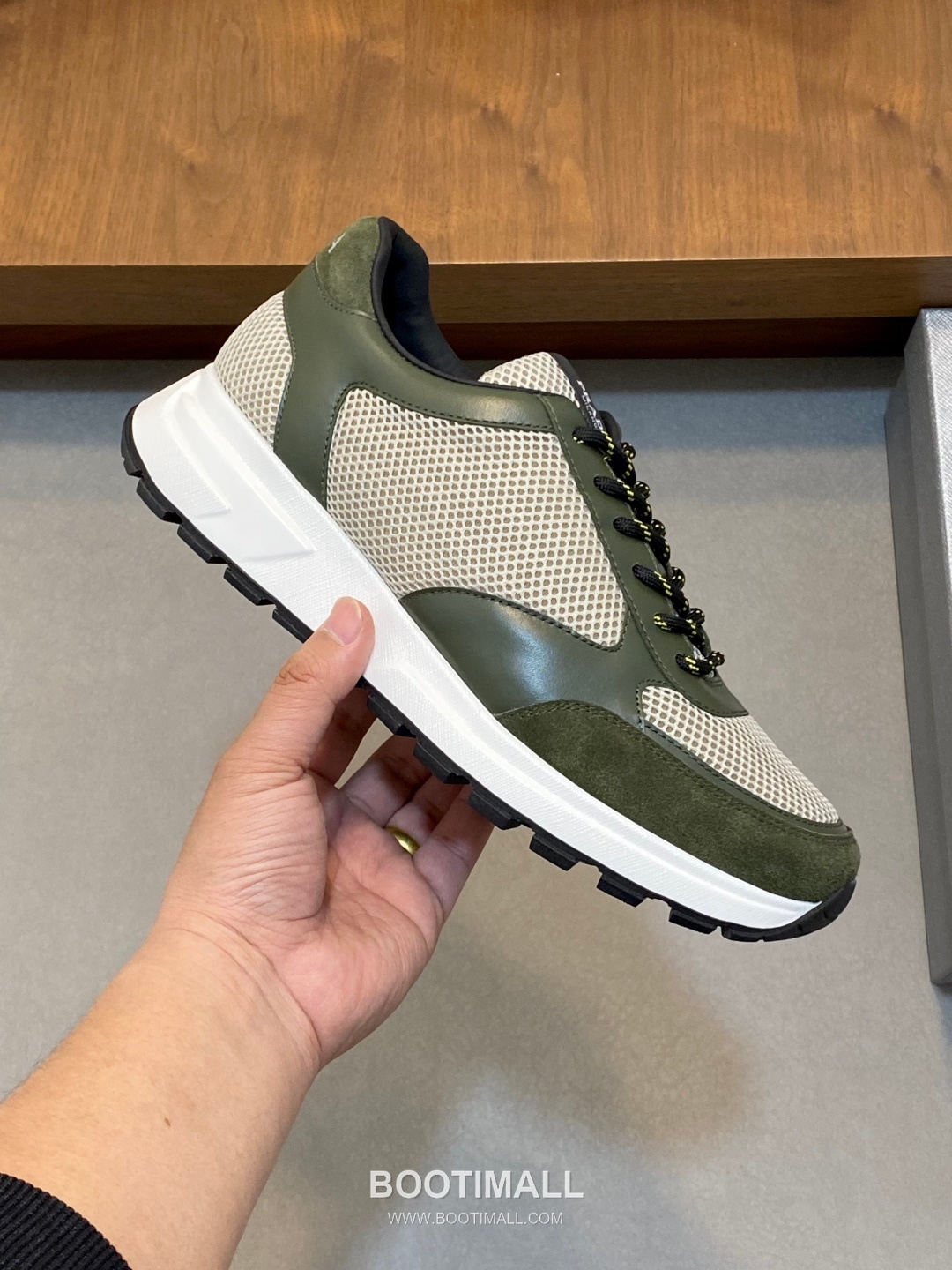 Prada Calfskin Leather Geometric Stitch Sneakers with Prada Milano Logo Lace Detail Rubber Sole 프라다 카프스킨 레더 지오메트릭 스티치 스니커즈 프라다 밀라노 로고 레이스 디테일 러버솔 7F03041 2.5cm 4