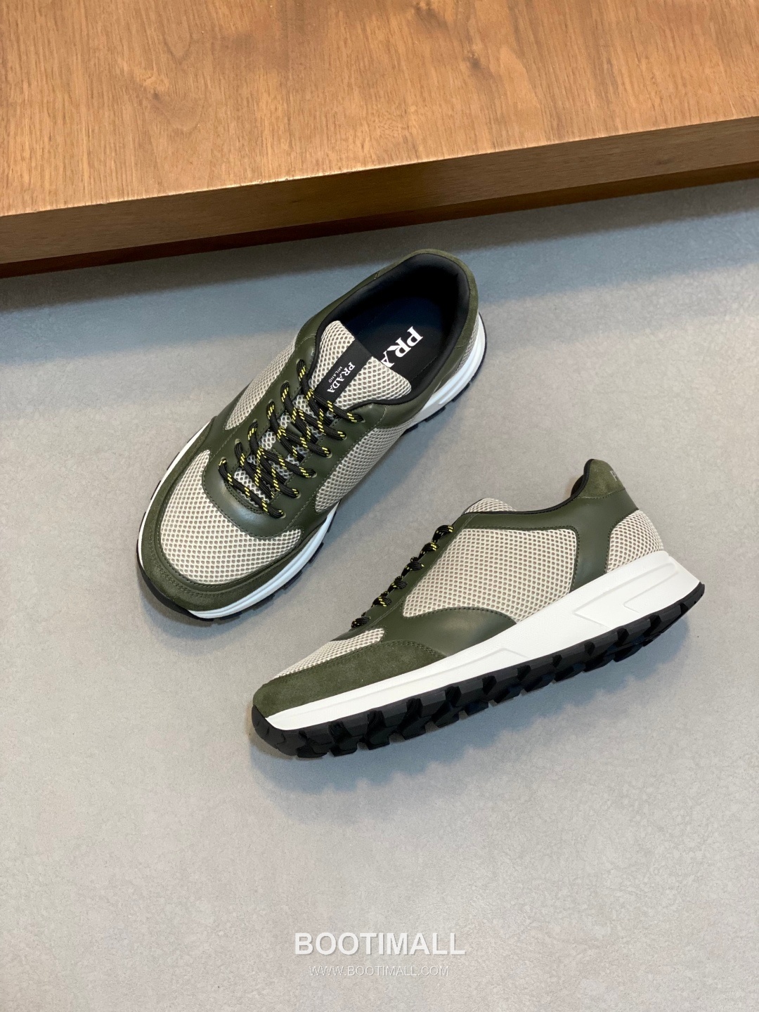 Prada Calfskin Leather Geometric Stitch Sneakers with Prada Milano Logo Lace Detail Rubber Sole 프라다 카프스킨 레더 지오메트릭 스티치 스니커즈 프라다 밀라노 로고 레이스 디테일 러버솔 7F03041 2.5cm 5