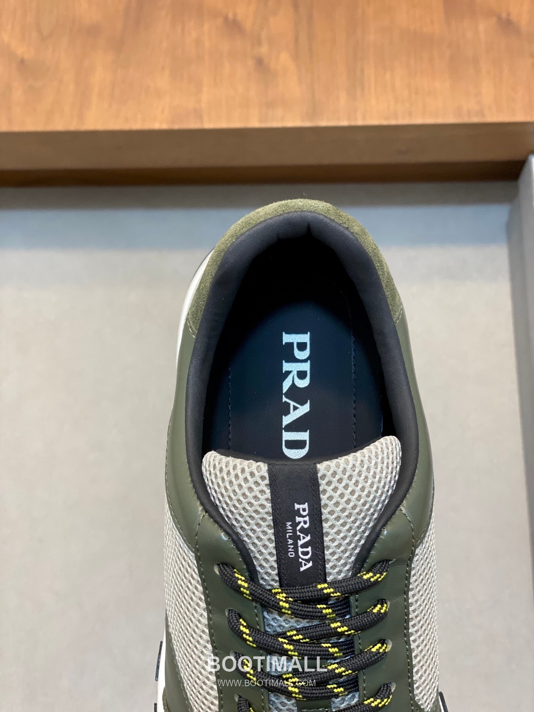 Prada Calfskin Leather Geometric Stitch Sneakers with Prada Milano Logo Lace Detail Rubber Sole 프라다 카프스킨 레더 지오메트릭 스티치 스니커즈 프라다 밀라노 로고 레이스 디테일 러버솔 7F03041 2.5cm 7