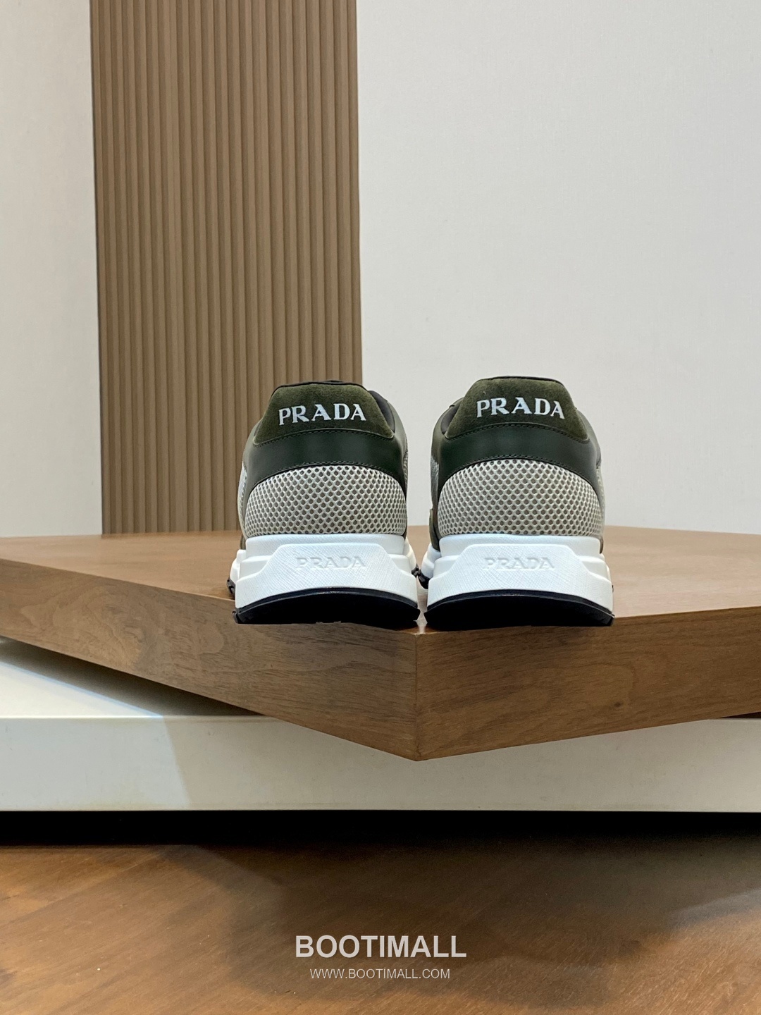 Prada Calfskin Leather Geometric Stitch Sneakers with Prada Milano Logo Lace Detail Rubber Sole 프라다 카프스킨 레더 지오메트릭 스티치 스니커즈 프라다 밀라노 로고 레이스 디테일 러버솔 7F03041 2.5cm 8