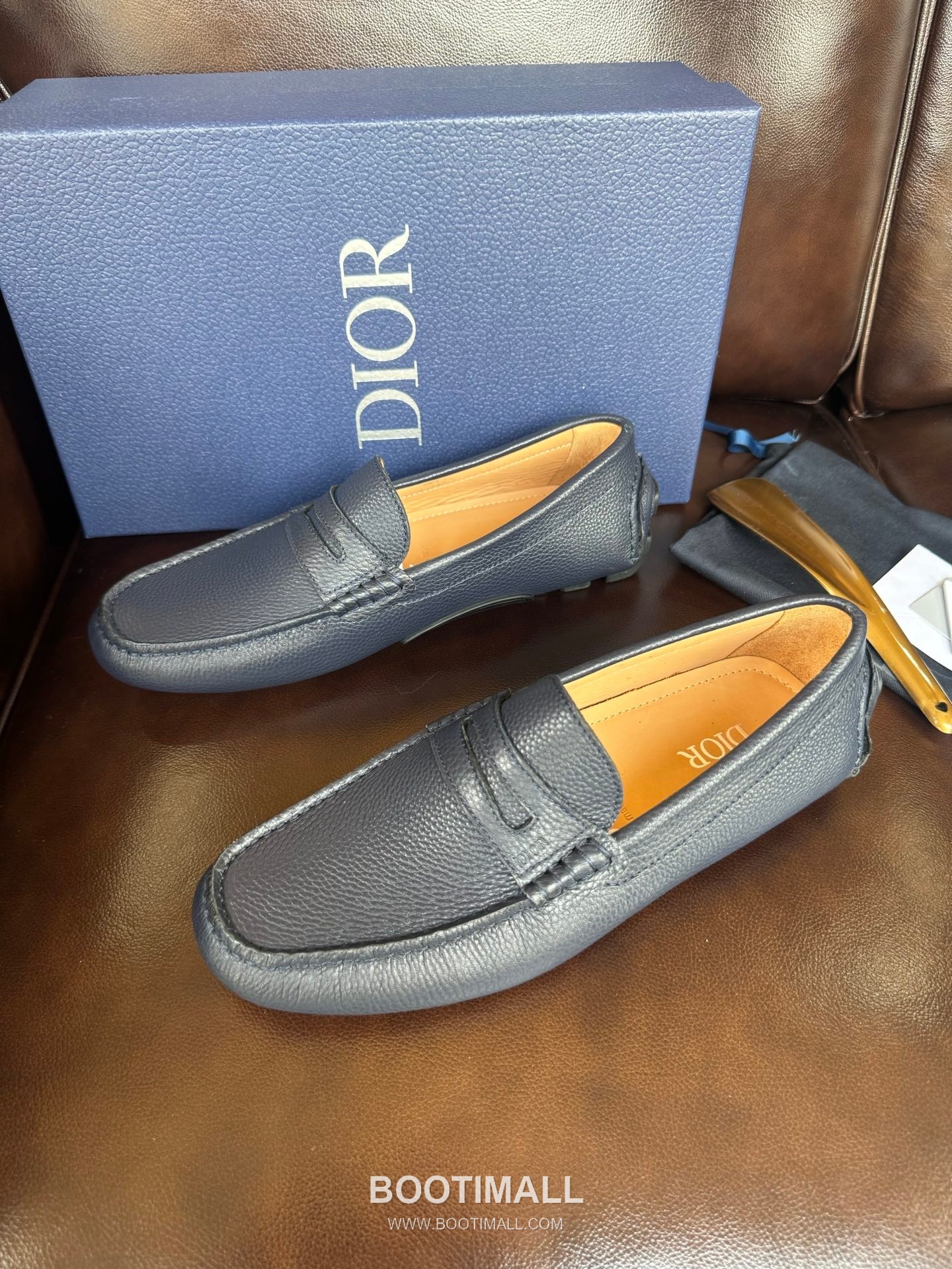 Dior Suede Calfskin Slip-on Loafer with Hand Stitch Rubber Sole 디올 스웨이드 카프스킨 슬립온 로퍼 핸드 스티치 러버솔 디테일 7F03040 2cm 1
