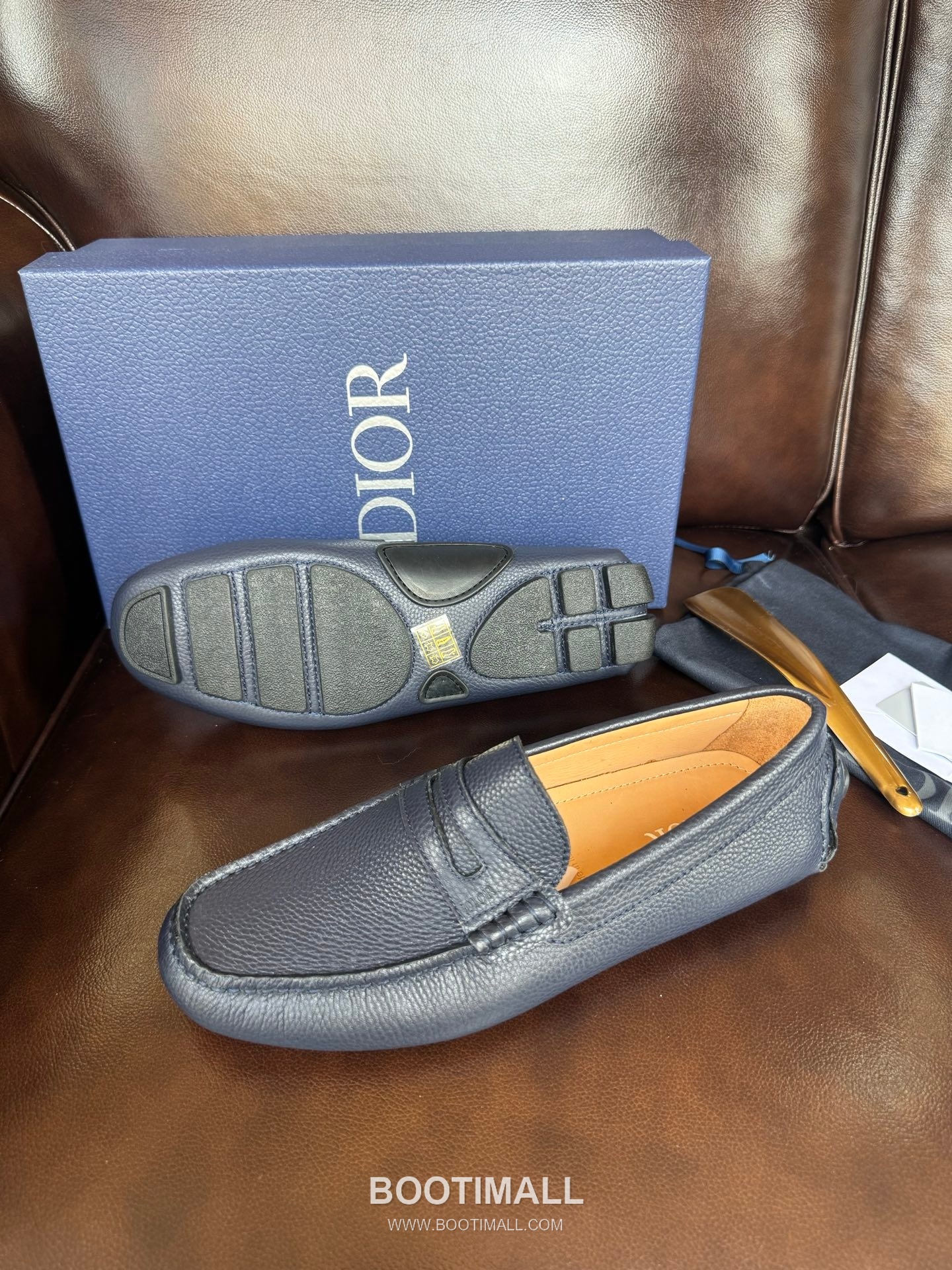 Dior Suede Calfskin Slip-on Loafer with Hand Stitch Rubber Sole 디올 스웨이드 카프스킨 슬립온 로퍼 핸드 스티치 러버솔 디테일 7F03040 2cm 2