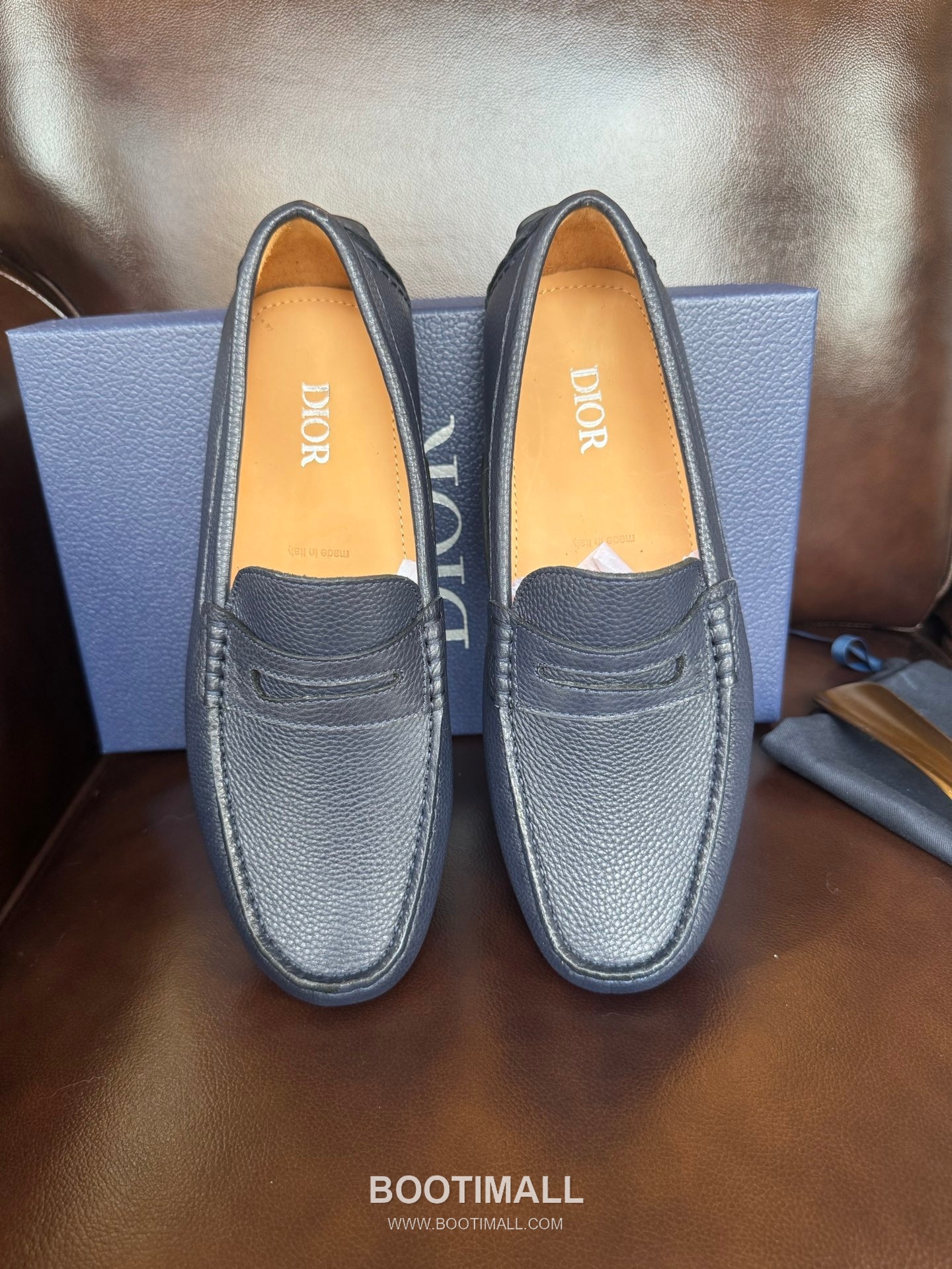 Dior Suede Calfskin Slip-on Loafer with Hand Stitch Rubber Sole 디올 스웨이드 카프스킨 슬립온 로퍼 핸드 스티치 러버솔 디테일 7F03040 2cm 4