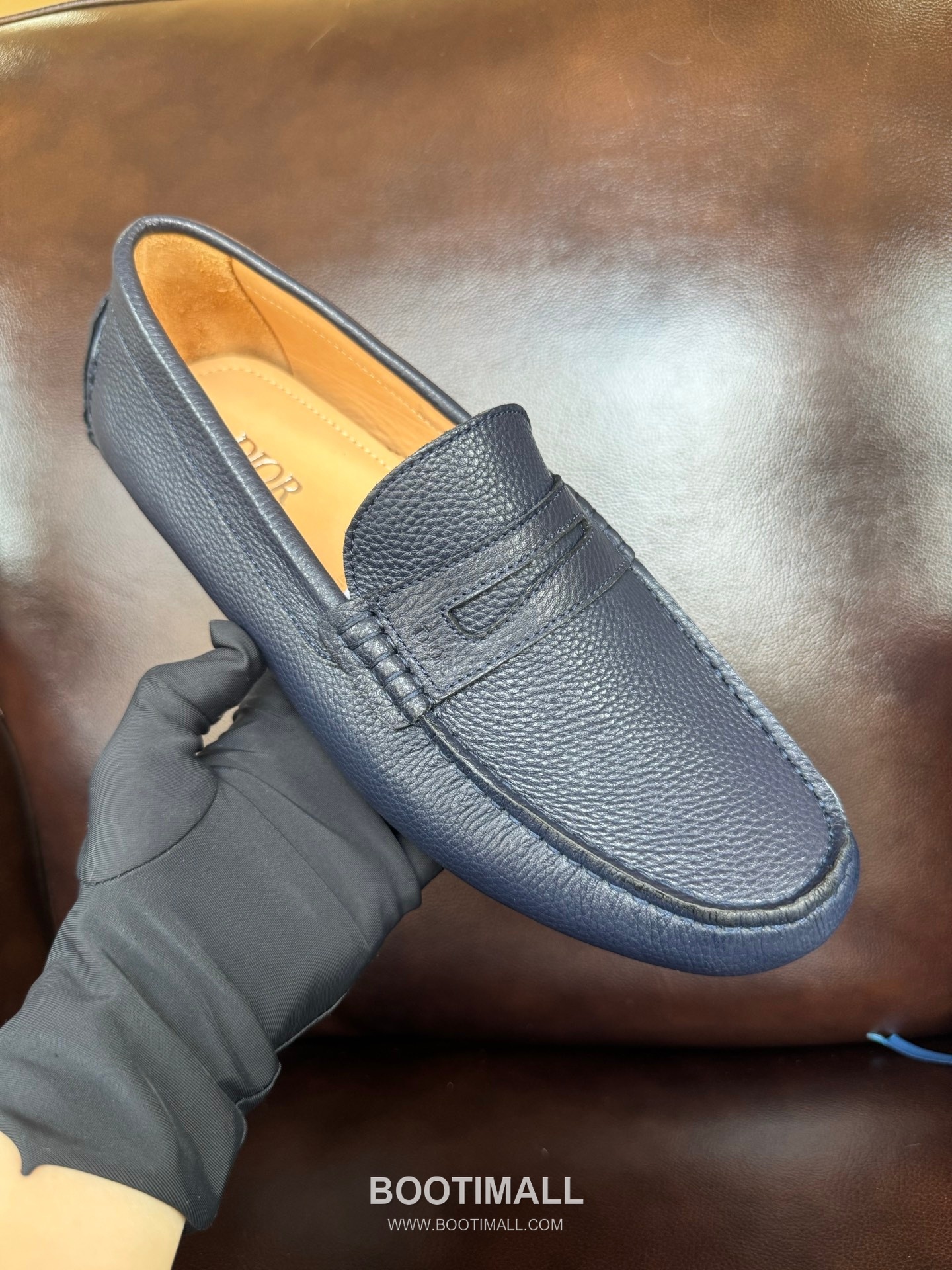 Dior Suede Calfskin Slip-on Loafer with Hand Stitch Rubber Sole 디올 스웨이드 카프스킨 슬립온 로퍼 핸드 스티치 러버솔 디테일 7F03040 2cm 7
