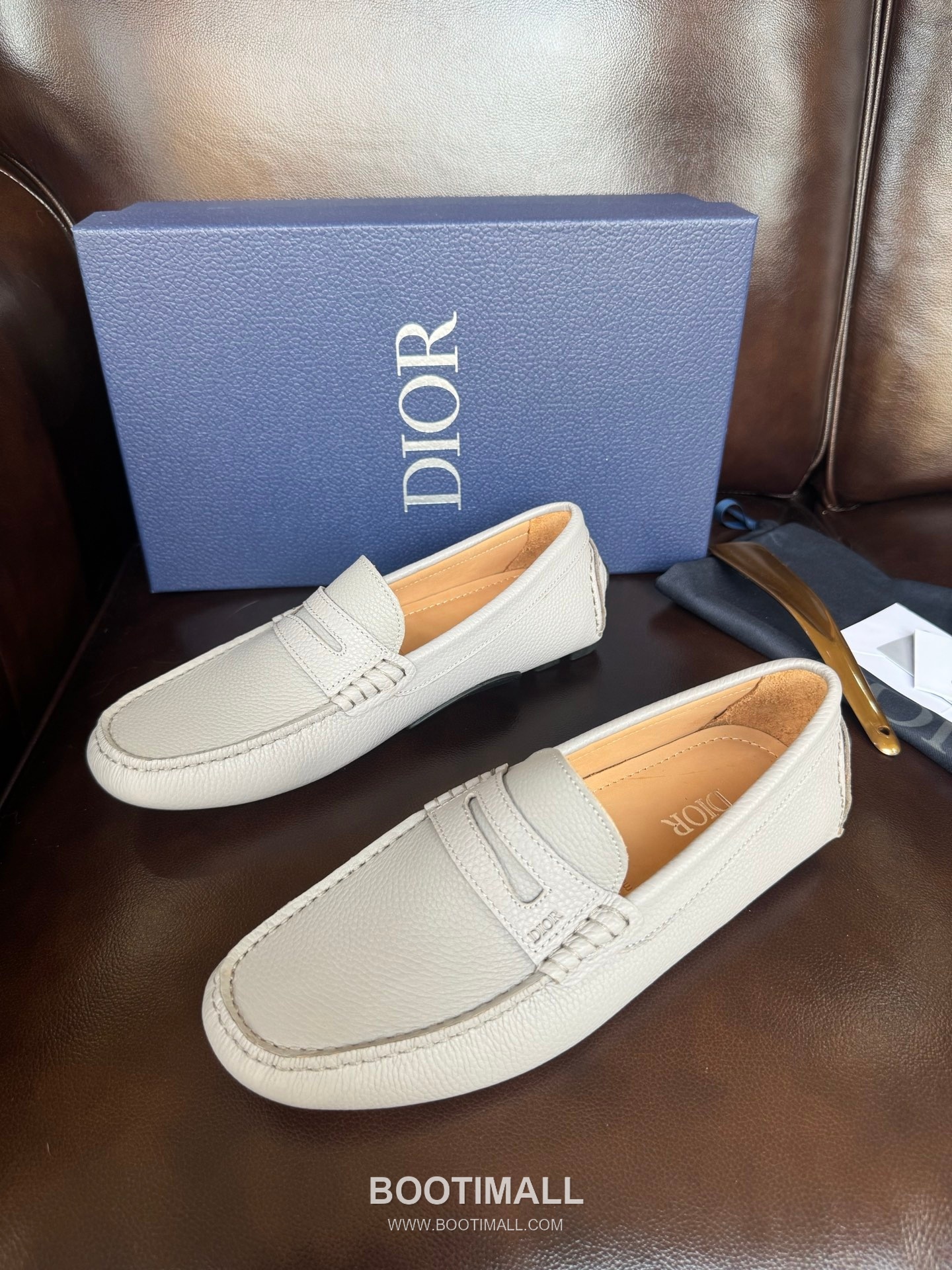 Dior Suede Calfskin Slip-on Loafer with Hand Stitch Rubber Sole 디올 스웨이드 카프스킨 슬립온 로퍼 핸드 스티치 러버솔 디테일 7F03040 2cm 1