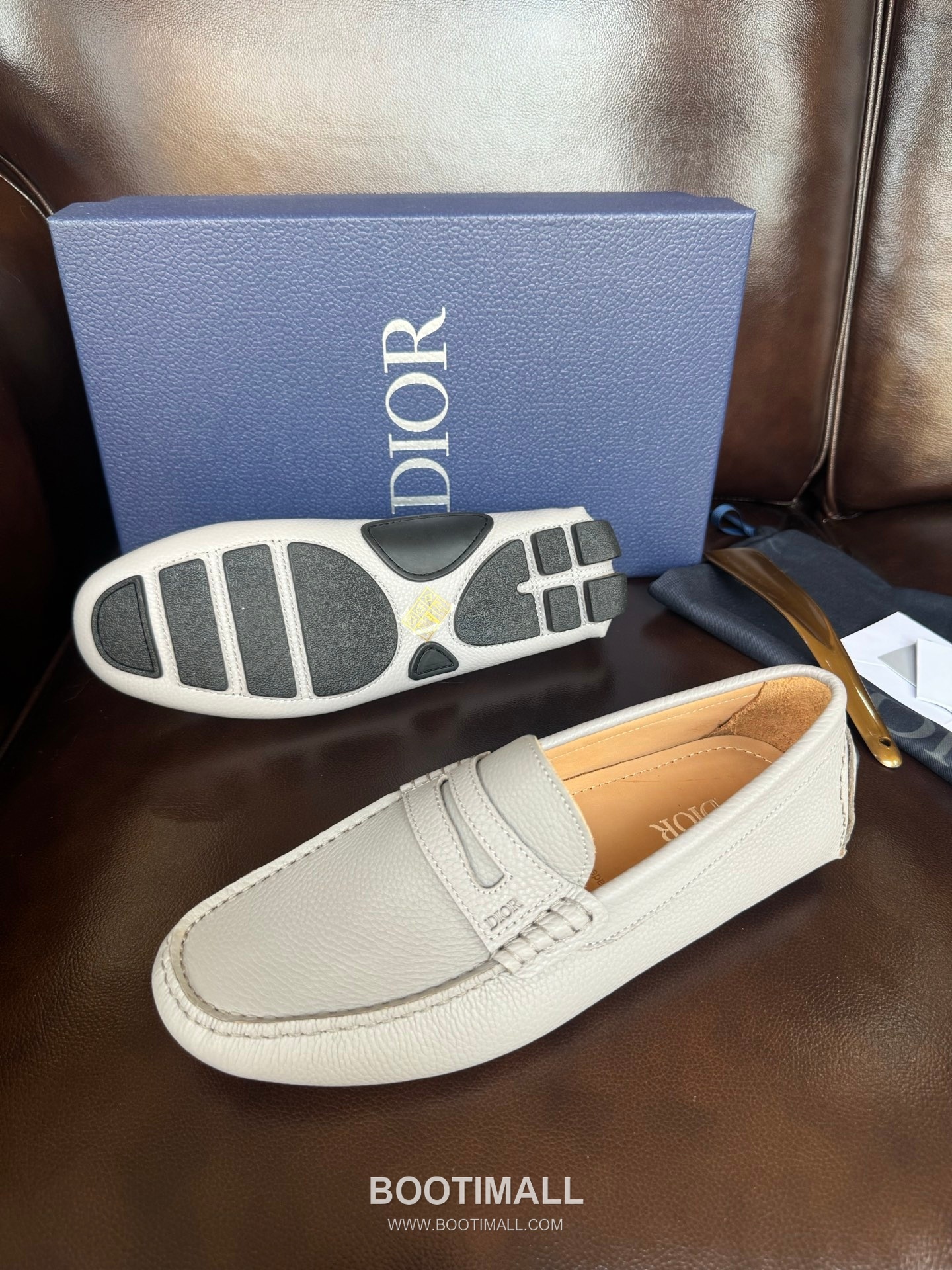 Dior Suede Calfskin Slip-on Loafer with Hand Stitch Rubber Sole 디올 스웨이드 카프스킨 슬립온 로퍼 핸드 스티치 러버솔 디테일 7F03040 2cm 2