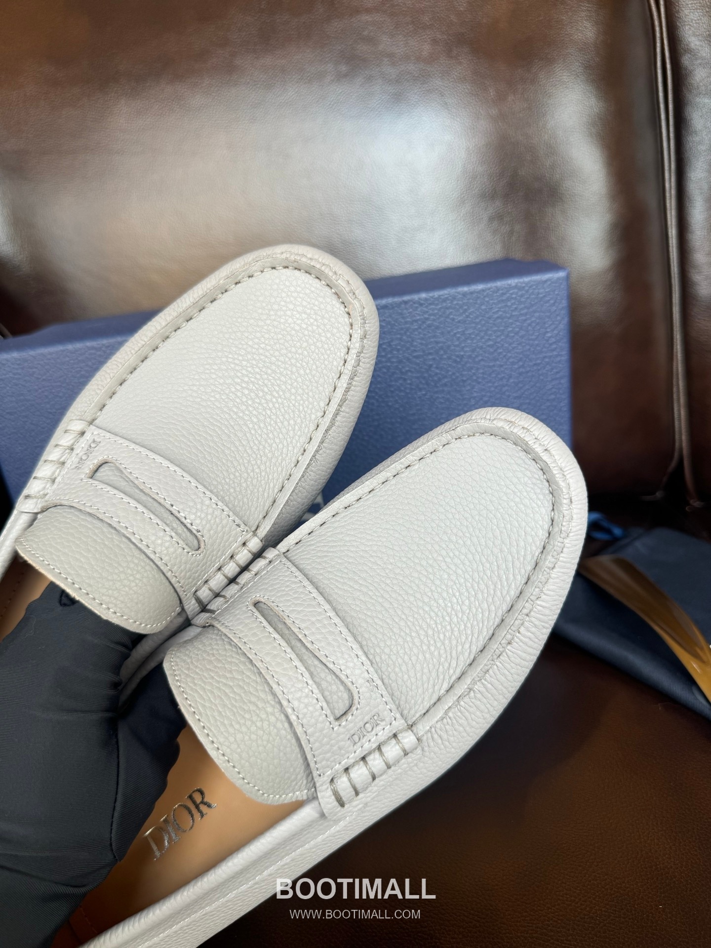 Dior Suede Calfskin Slip-on Loafer with Hand Stitch Rubber Sole 디올 스웨이드 카프스킨 슬립온 로퍼 핸드 스티치 러버솔 디테일 7F03040 2cm 8