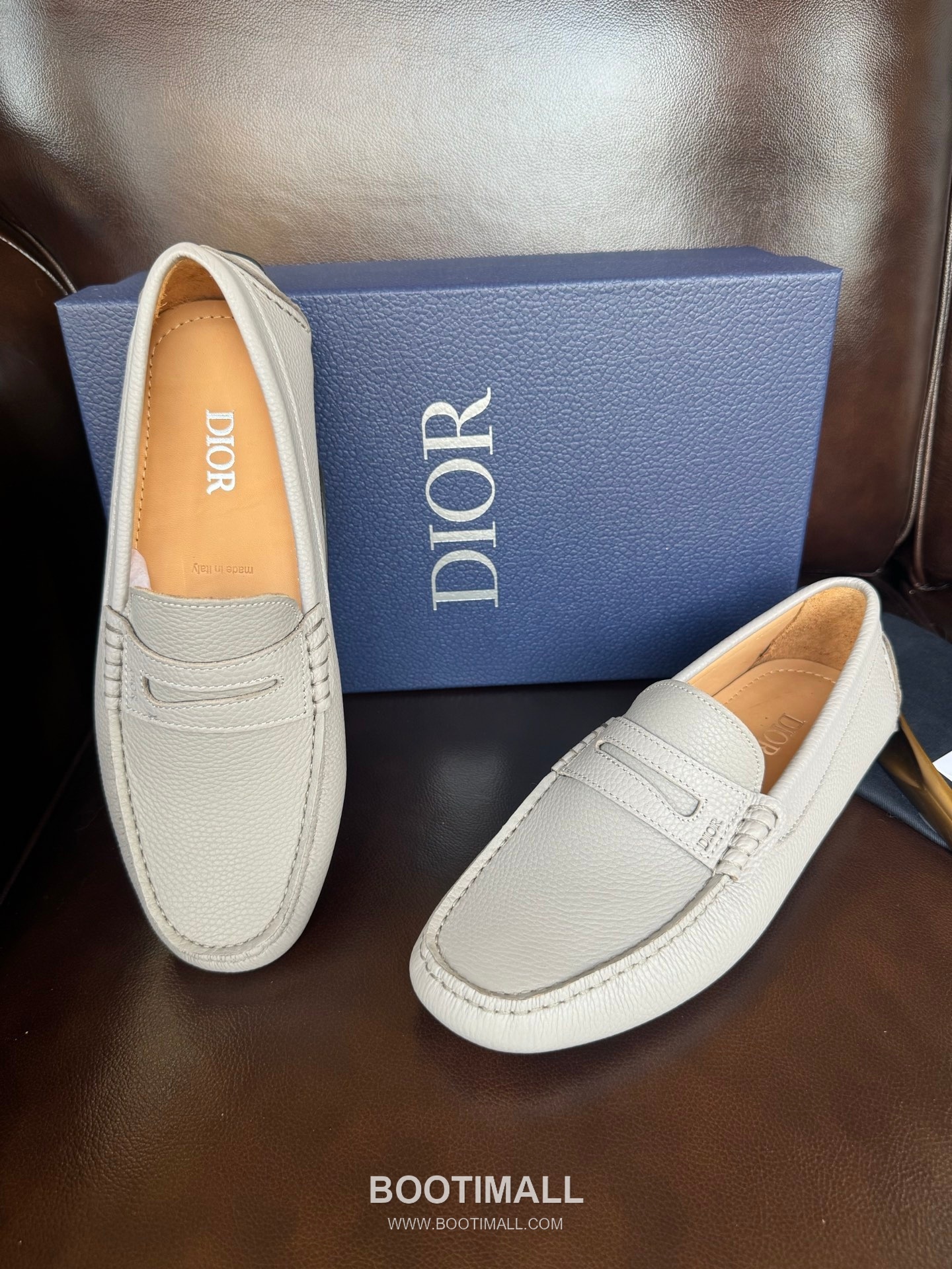 Dior Suede Calfskin Slip-on Loafer with Hand Stitch Rubber Sole 디올 스웨이드 카프스킨 슬립온 로퍼 핸드 스티치 러버솔 디테일 7F03040 2cm 9