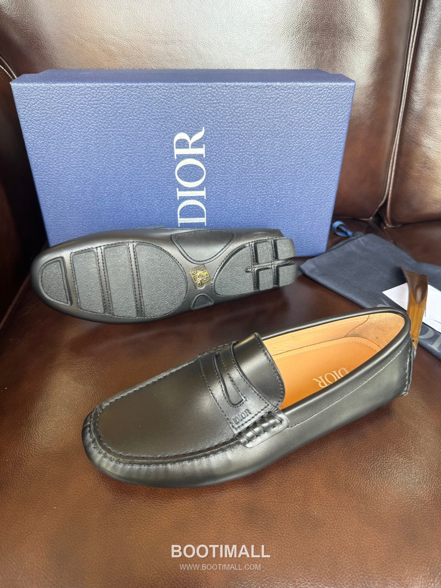 Dior Suede Calfskin Slip-on Loafer with Hand Stitch Rubber Sole 디올 스웨이드 카프스킨 슬립온 로퍼 핸드 스티치 러버솔 디테일 7F03040 2cm 2