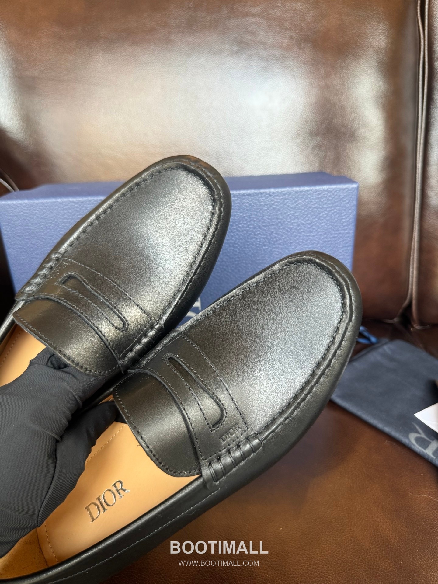Dior Suede Calfskin Slip-on Loafer with Hand Stitch Rubber Sole 디올 스웨이드 카프스킨 슬립온 로퍼 핸드 스티치 러버솔 디테일 7F03040 2cm 7