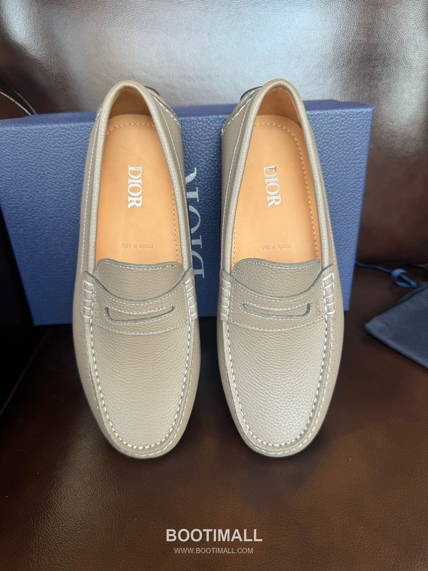 Dior Suede Calfskin Slip-on Loafer with Hand Stitch Rubber Sole 디올 스웨이드 카프스킨 슬립온 로퍼 핸드 스티치 러버솔 디테일 7F03040 2cm 2