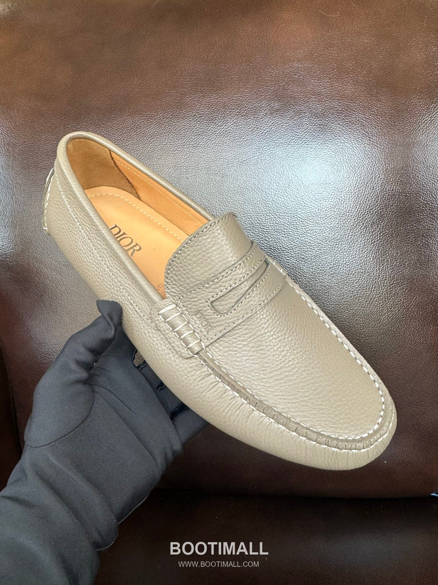 Dior Suede Calfskin Slip-on Loafer with Hand Stitch Rubber Sole 디올 스웨이드 카프스킨 슬립온 로퍼 핸드 스티치 러버솔 디테일 7F03040 2cm 4