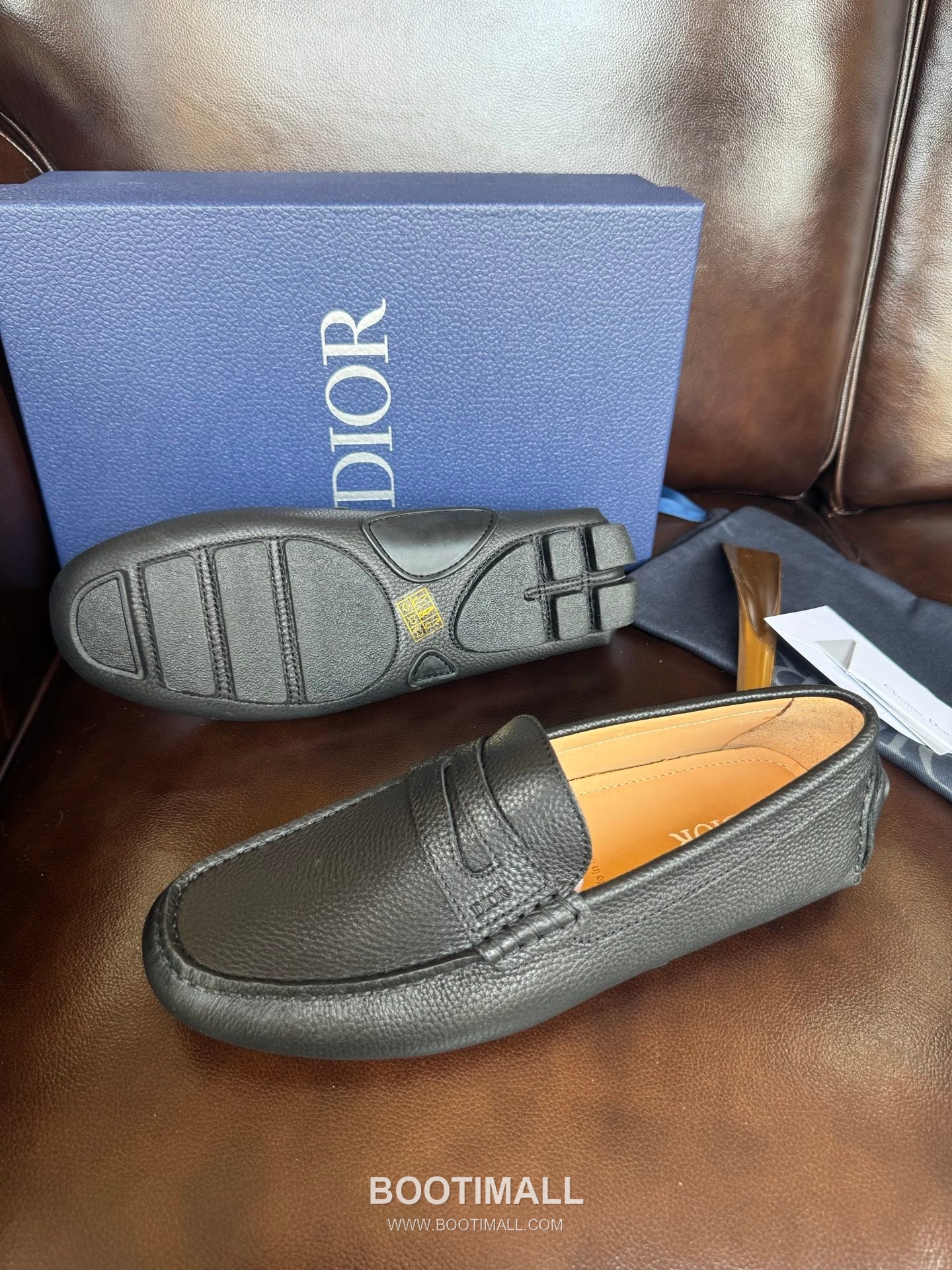 Dior Suede Calfskin Slip-on Loafer with Hand Stitch Rubber Sole 디올 스웨이드 카프스킨 슬립온 로퍼 핸드 스티치 러버솔 디테일 7F03040 2cm 2