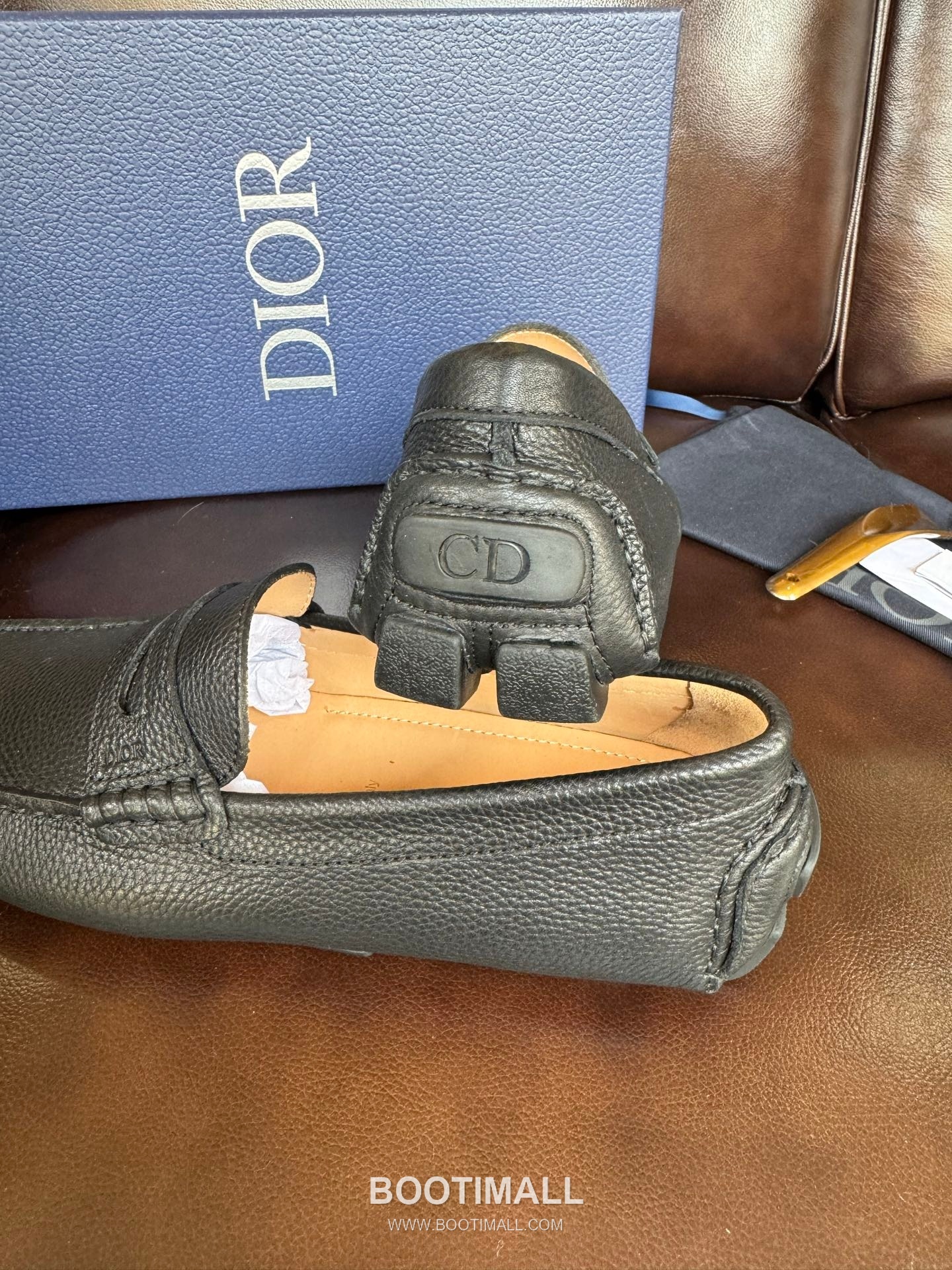Dior Suede Calfskin Slip-on Loafer with Hand Stitch Rubber Sole 디올 스웨이드 카프스킨 슬립온 로퍼 핸드 스티치 러버솔 디테일 7F03040 2cm 7