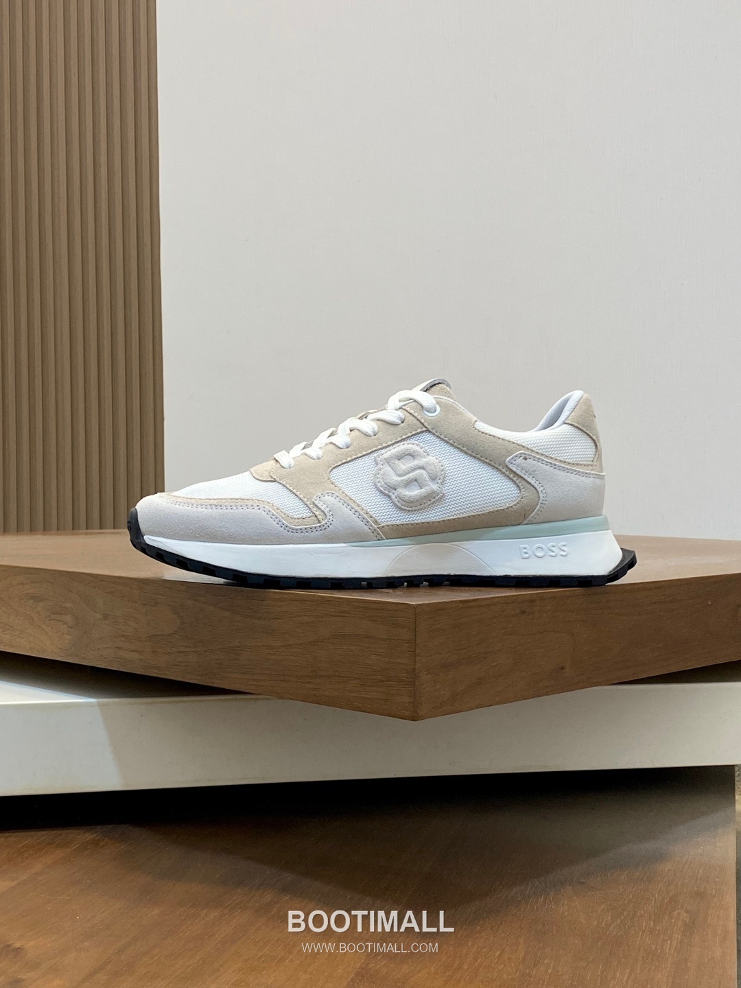 BOSS Suede Calfskin Leather Low Sneakers with Logo Lace Detail EVA Rubber Sole 보스 스웨이드 카프스킨 레더 로우 스니커즈 로고 레이스 디테일 EVA 러버솔 7F03046 3cm 2