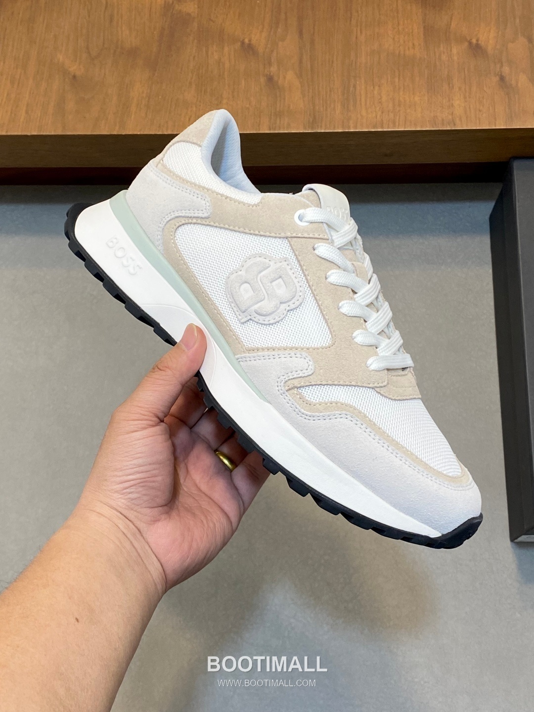 BOSS Suede Calfskin Leather Low Sneakers with Logo Lace Detail EVA Rubber Sole 보스 스웨이드 카프스킨 레더 로우 스니커즈 로고 레이스 디테일 EVA 러버솔 7F03046 3cm 4