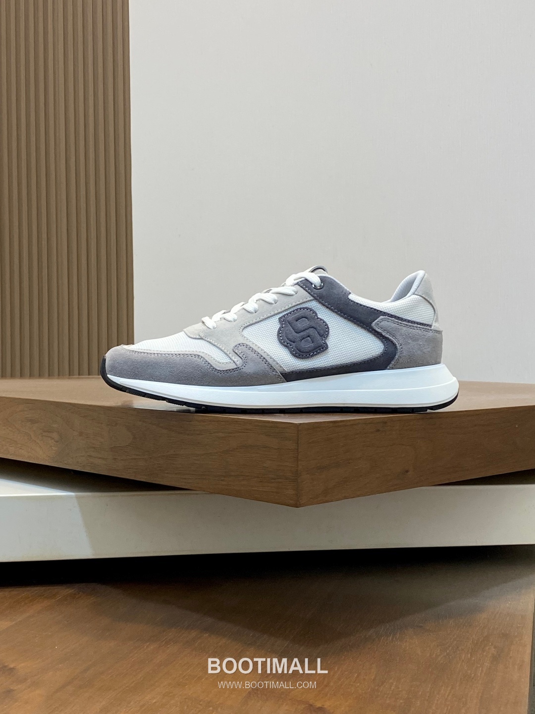 BOSS Suede Calfskin Leather Low Sneakers with Logo Lace Detail EVA Rubber Sole 보스 스웨이드 카프스킨 레더 로우 스니커즈 로고 레이스 디테일 EVA 러버솔 7F03046 3cm 2