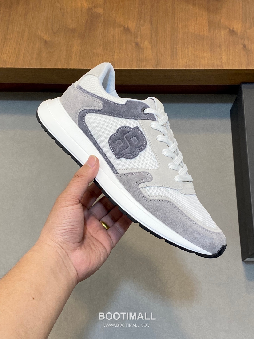 BOSS Suede Calfskin Leather Low Sneakers with Logo Lace Detail EVA Rubber Sole 보스 스웨이드 카프스킨 레더 로우 스니커즈 로고 레이스 디테일 EVA 러버솔 7F03046 3cm 4