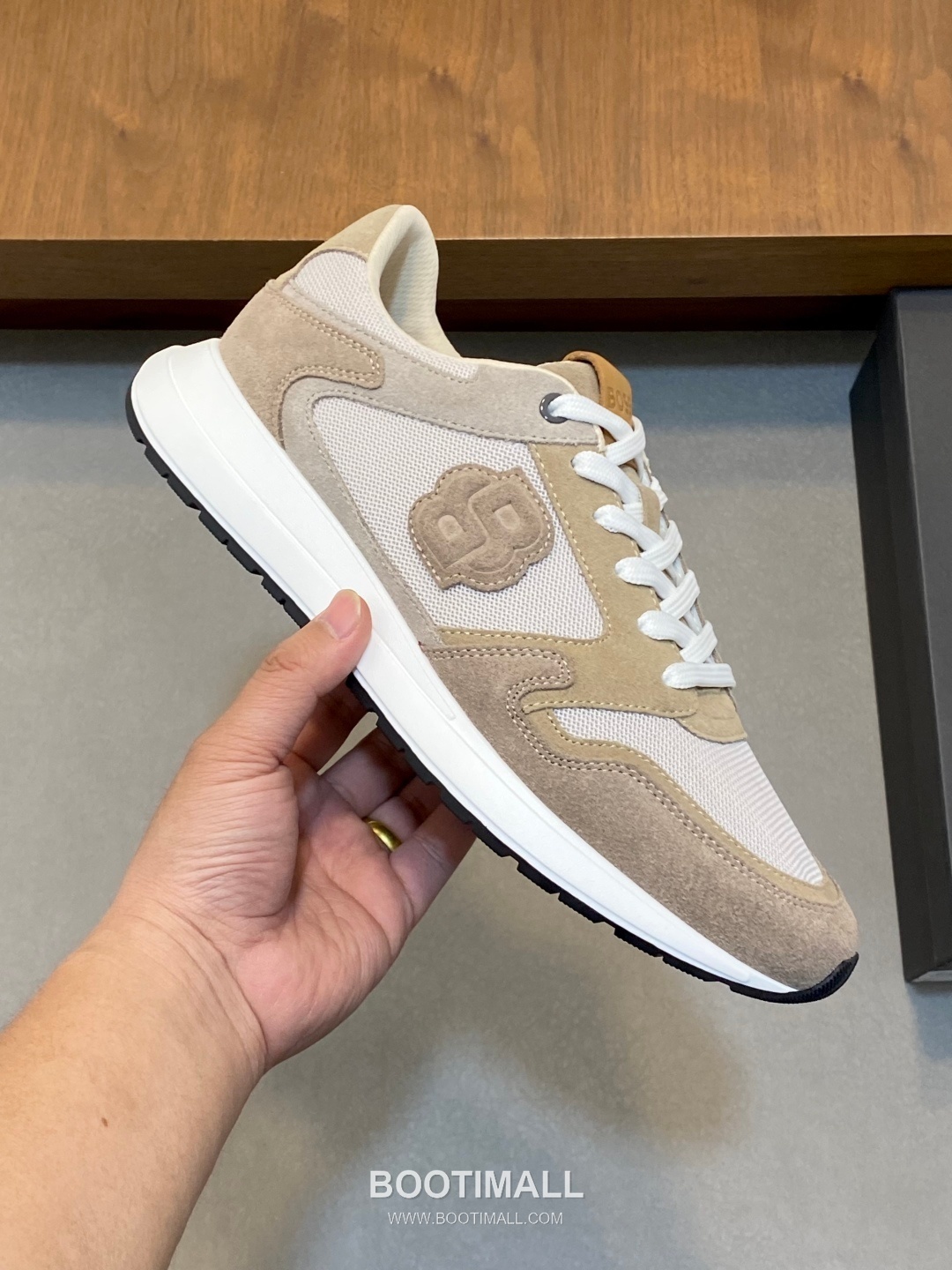 BOSS Suede Calfskin Leather Low Sneakers with Logo Lace Detail EVA Rubber Sole 보스 스웨이드 카프스킨 레더 로우 스니커즈 로고 레이스 디테일 EVA 러버솔 7F03046 3cm 4