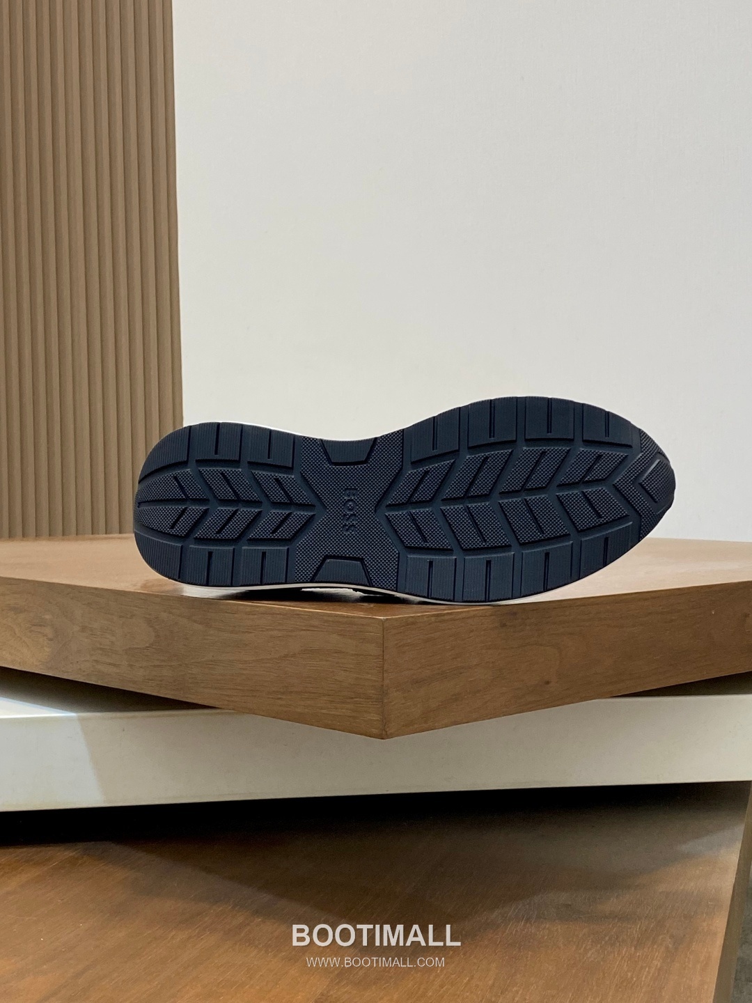 BOSS Suede Calfskin Leather Low Sneakers with Logo Lace Detail EVA Rubber Sole 보스 스웨이드 카프스킨 레더 로우 스니커즈 로고 레이스 디테일 EVA 러버솔 7F03046 3cm 9