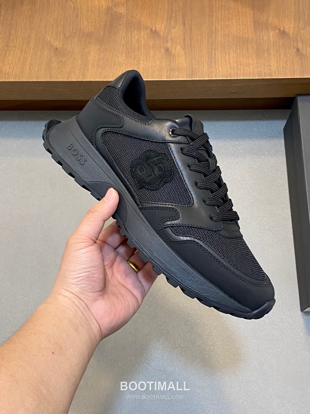 BOSS Suede Calfskin Leather Low Sneakers with Logo Lace Detail EVA Rubber Sole 보스 스웨이드 카프스킨 레더 로우 스니커즈 로고 레이스 디테일 EVA 러버솔 7F03046 3cm 4