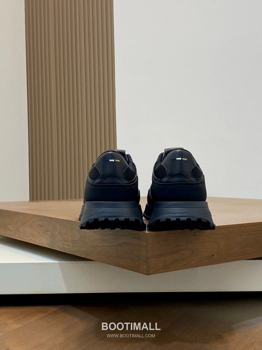 BOSS Suede Calfskin Leather Low Sneakers with Logo Lace Detail EVA Rubber Sole 보스 스웨이드 카프스킨 레더 로우 스니커즈 로고 레이스 디테일 EVA 러버솔 7F03046 3cm 8