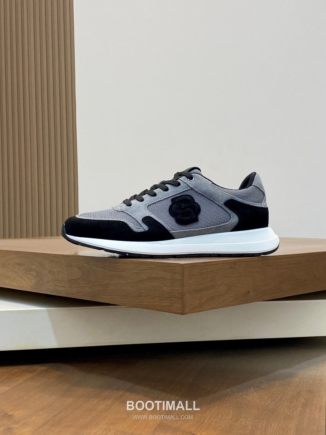 BOSS Suede Calfskin Leather Low Sneakers with Logo Lace Detail EVA Rubber Sole 보스 스웨이드 카프스킨 레더 로우 스니커즈 로고 레이스 디테일 EVA 러버솔 7F03046 3cm 2