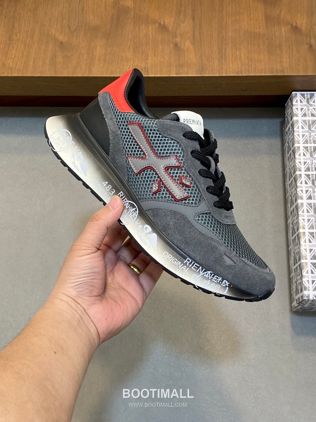 Premiata Suede Calfskin Waterproof Fabric Low Sneakers with Logo Stitch Detail Rubber Sole 프리미아타 스웨이드 카프스킨 방수 패브릭 로우 스니커즈 로고 스티치 디테일 러버솔 7F03038 3cm 4