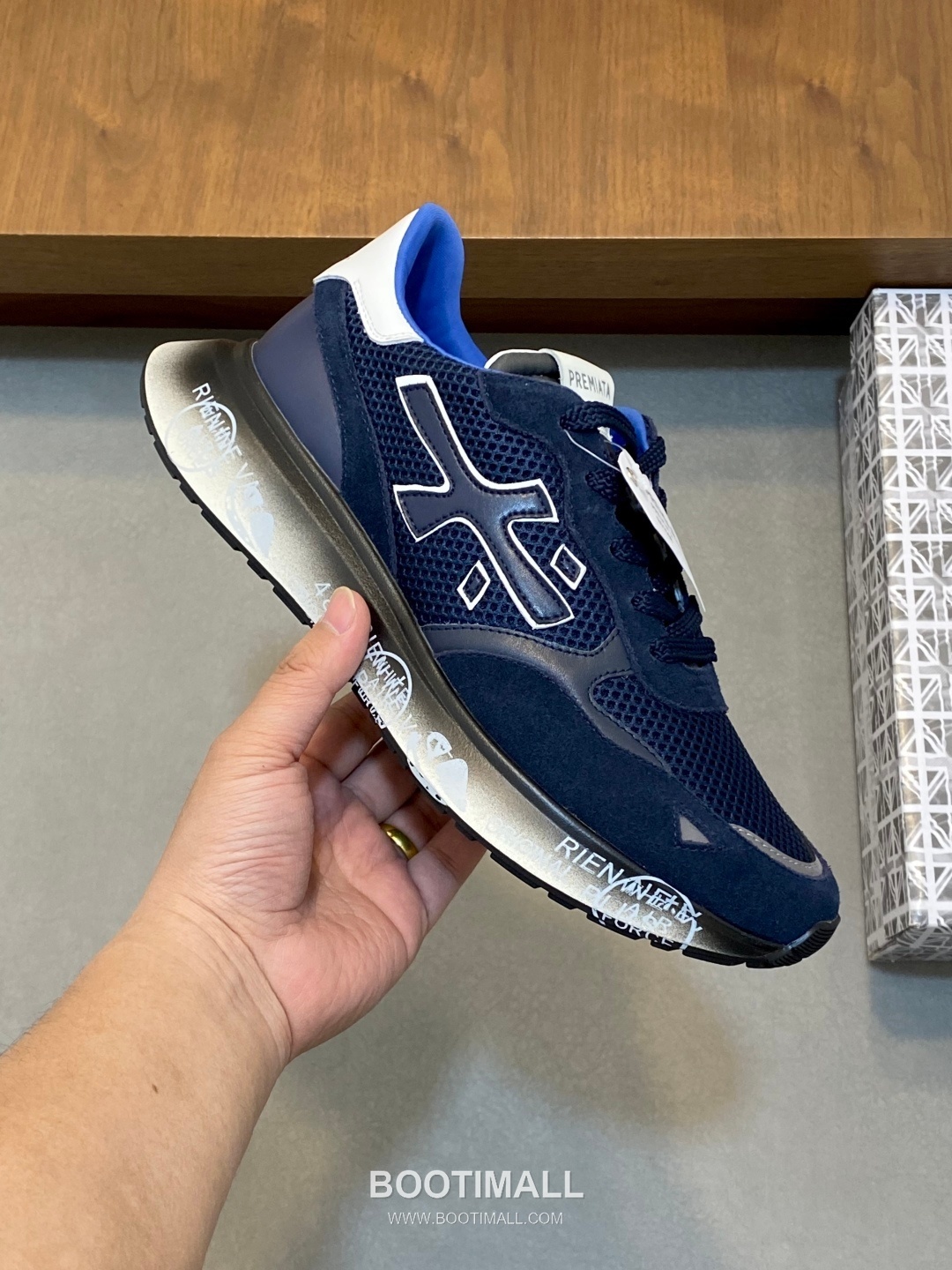 Premiata Suede Calfskin Waterproof Fabric Low Sneakers with Logo Stitch Detail Rubber Sole 프리미아타 스웨이드 카프스킨 방수 패브릭 로우 스니커즈 로고 스티치 디테일 러버솔 7F03038 3cm 4