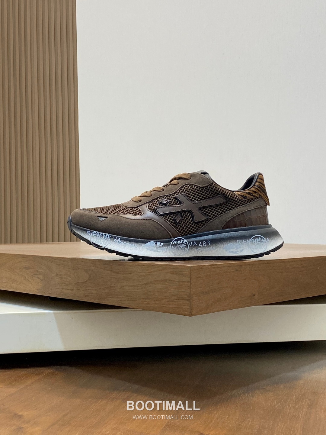 Premiata Suede Calfskin Waterproof Fabric Low Sneakers with Logo Stitch Detail Rubber Sole 프리미아타 스웨이드 카프스킨 방수 패브릭 로우 스니커즈 로고 스티치 디테일 러버솔 7F03038 3cm 2