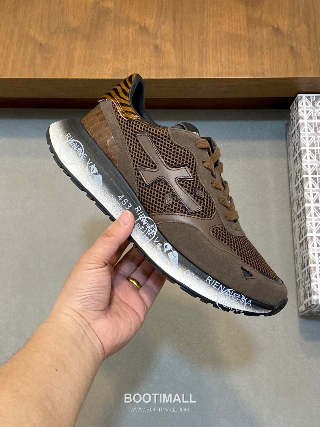 Premiata Suede Calfskin Waterproof Fabric Low Sneakers with Logo Stitch Detail Rubber Sole 프리미아타 스웨이드 카프스킨 방수 패브릭 로우 스니커즈 로고 스티치 디테일 러버솔 7F03038 3cm 4