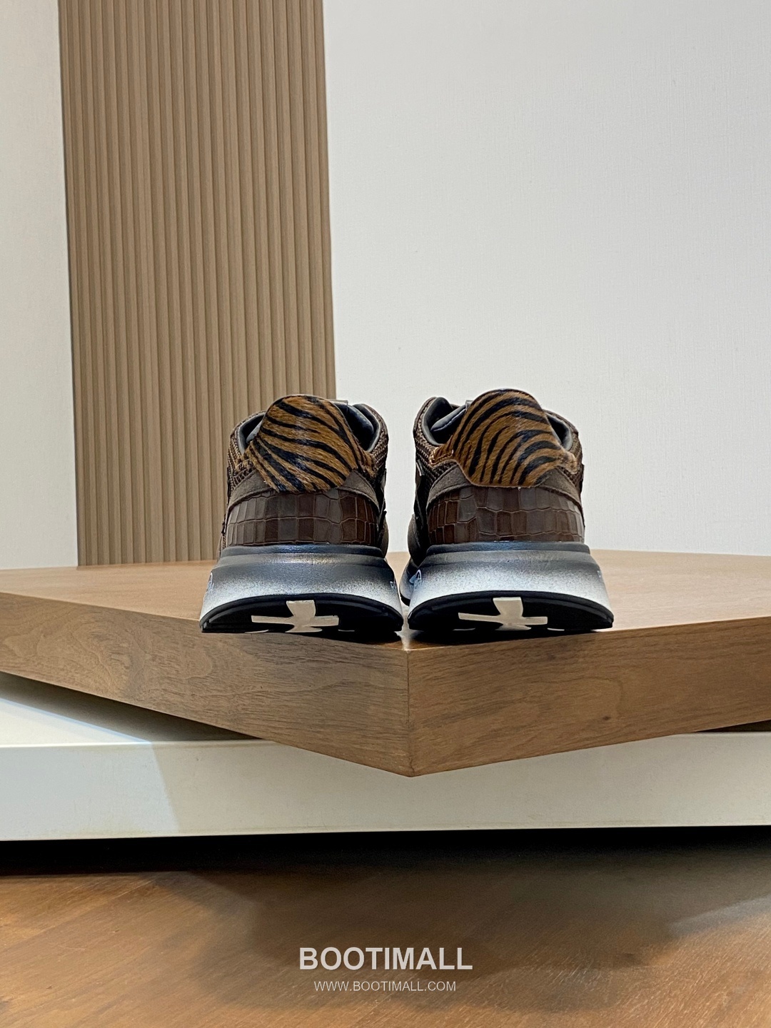 Premiata Suede Calfskin Waterproof Fabric Low Sneakers with Logo Stitch Detail Rubber Sole 프리미아타 스웨이드 카프스킨 방수 패브릭 로우 스니커즈 로고 스티치 디테일 러버솔 7F03038 3cm 8