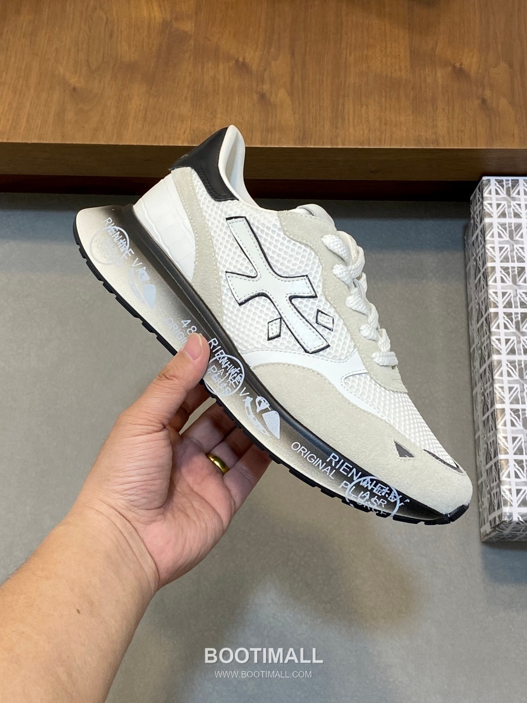 Premiata Suede Calfskin Waterproof Fabric Low Sneakers with Logo Stitch Detail Rubber Sole 프리미아타 스웨이드 카프스킨 방수 패브릭 로우 스니커즈 로고 스티치 디테일 러버솔 7F03038 3cm 4