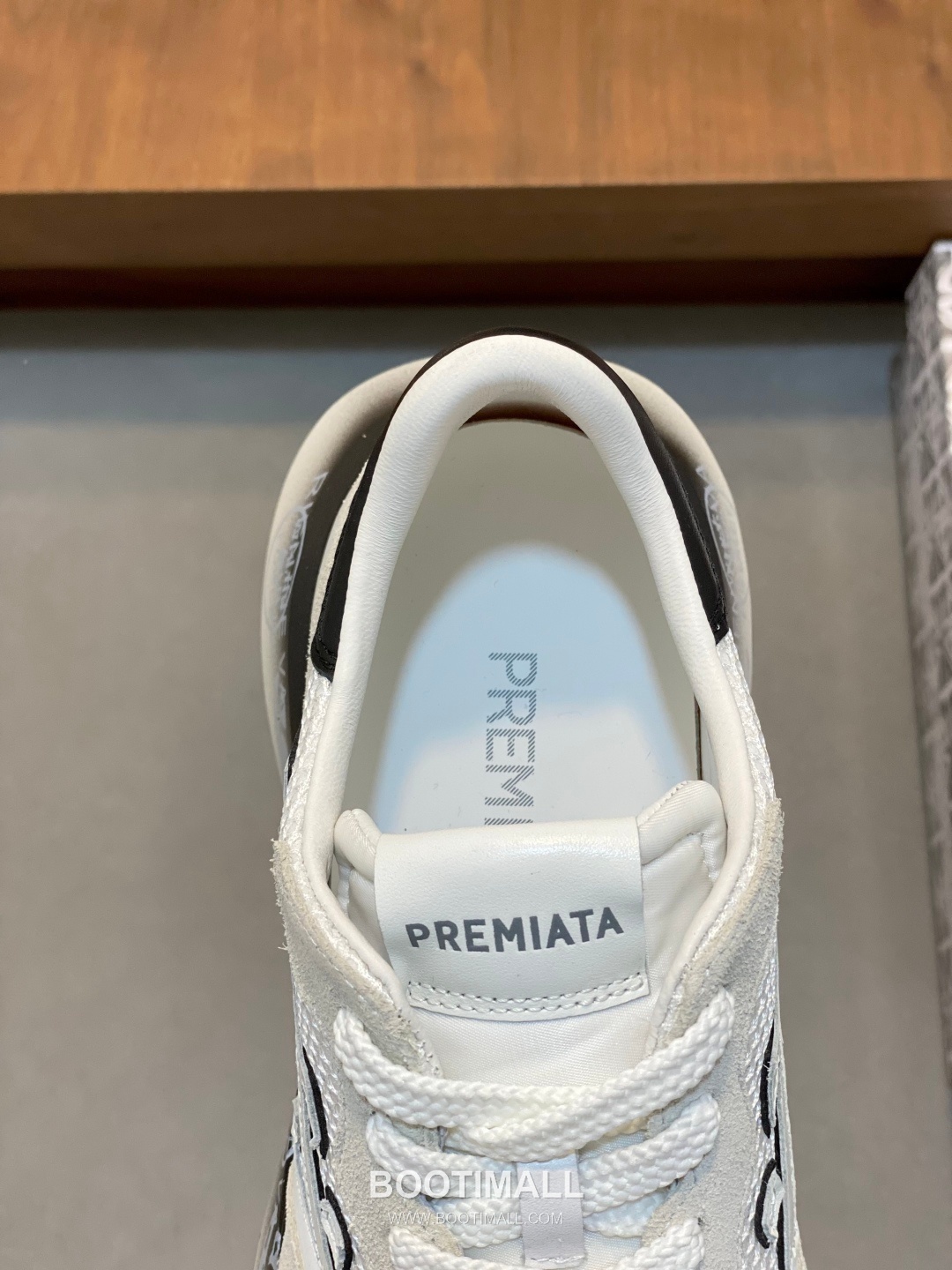 Premiata Suede Calfskin Waterproof Fabric Low Sneakers with Logo Stitch Detail Rubber Sole 프리미아타 스웨이드 카프스킨 방수 패브릭 로우 스니커즈 로고 스티치 디테일 러버솔 7F03038 3cm 7