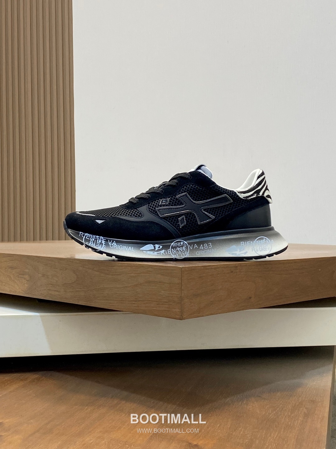 Premiata Suede Calfskin Waterproof Fabric Low Sneakers with Logo Stitch Detail Rubber Sole 프리미아타 스웨이드 카프스킨 방수 패브릭 로우 스니커즈 로고 스티치 디테일 러버솔 7F03038 3cm 2