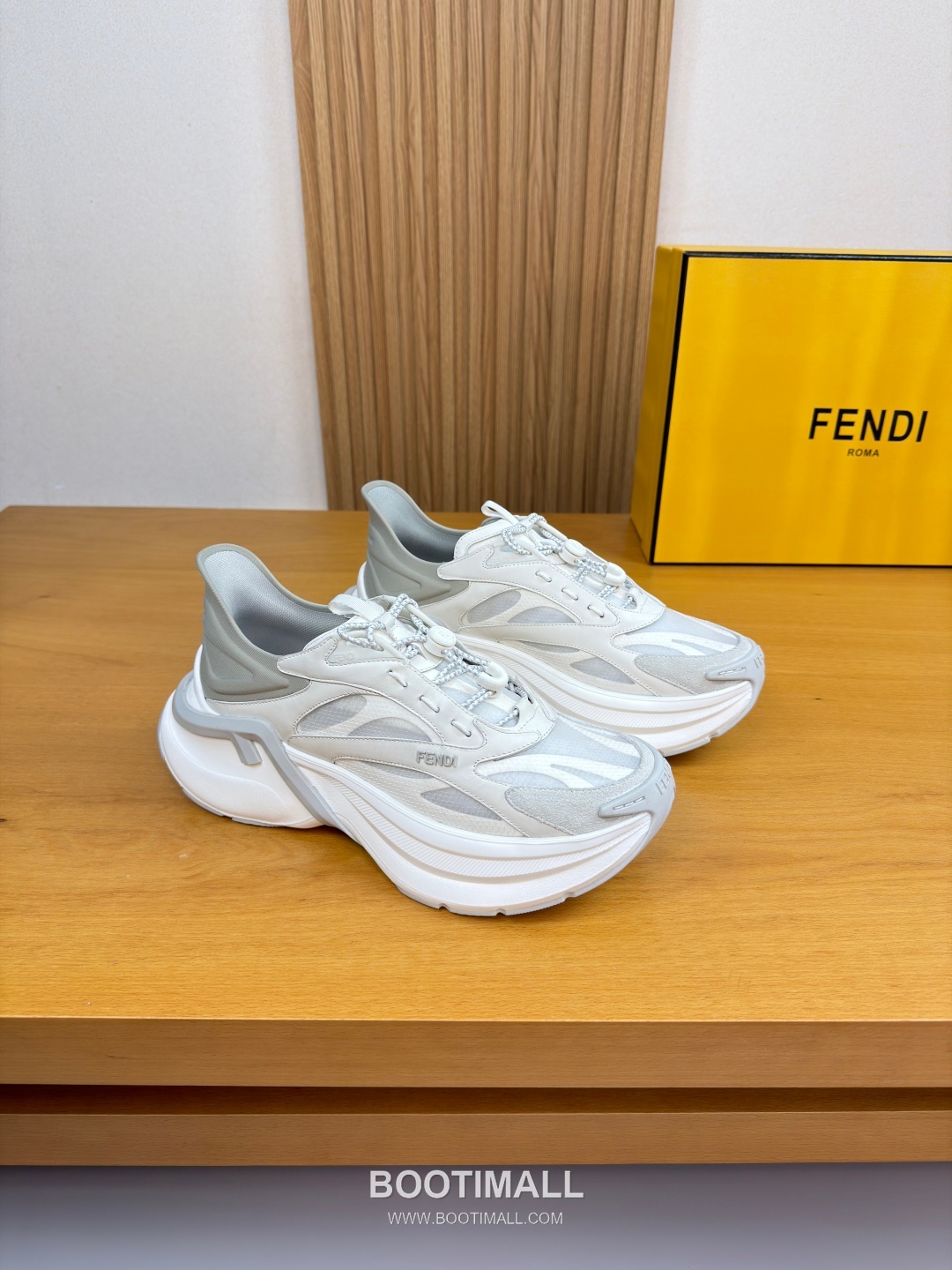 Fendi Nappa Calfskin Suede Canvas Low Sneakers with Logo Injection Detail TPU Rubber Sole 펜디 나파 카프스킨 스웨이드 캔버스 로우 스니커즈 로고 인젝션 디테일 TPU 러버솔 7F03042 3cm 1