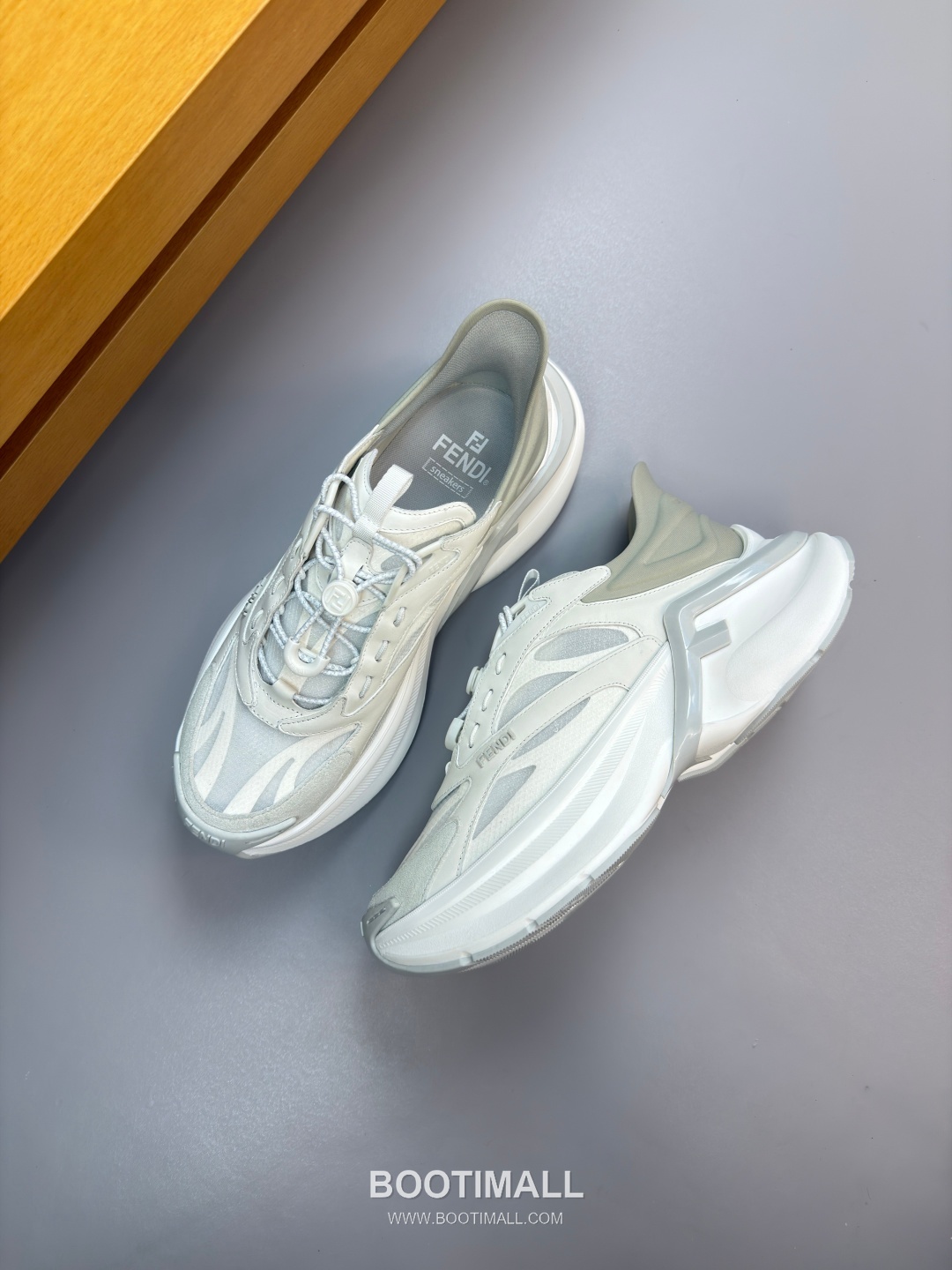 Fendi Nappa Calfskin Suede Canvas Low Sneakers with Logo Injection Detail TPU Rubber Sole 펜디 나파 카프스킨 스웨이드 캔버스 로우 스니커즈 로고 인젝션 디테일 TPU 러버솔 7F03042 3cm 3