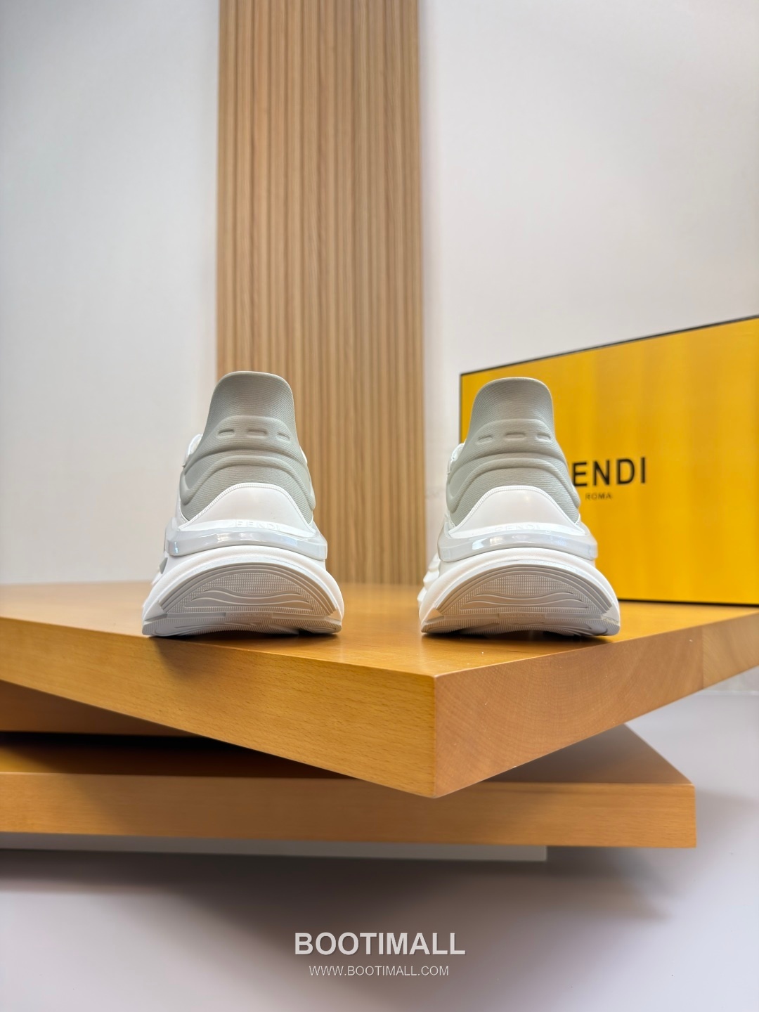 Fendi Nappa Calfskin Suede Canvas Low Sneakers with Logo Injection Detail TPU Rubber Sole 펜디 나파 카프스킨 스웨이드 캔버스 로우 스니커즈 로고 인젝션 디테일 TPU 러버솔 7F03042 3cm 8