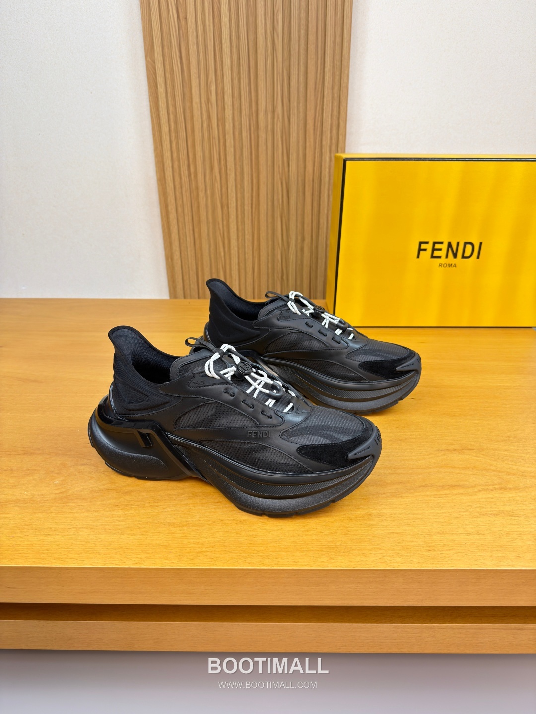 Fendi Nappa Calfskin Suede Canvas Low Sneakers with Logo Injection Detail TPU Rubber Sole 펜디 나파 카프스킨 스웨이드 캔버스 로우 스니커즈 로고 인젝션 디테일 TPU 러버솔 7F03042 3cm 1