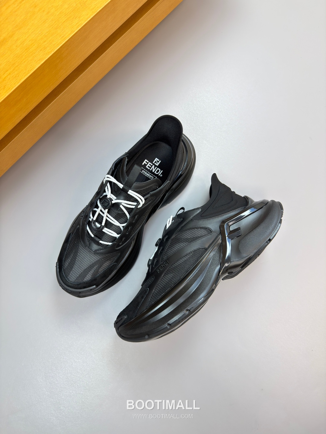 Fendi Nappa Calfskin Suede Canvas Low Sneakers with Logo Injection Detail TPU Rubber Sole 펜디 나파 카프스킨 스웨이드 캔버스 로우 스니커즈 로고 인젝션 디테일 TPU 러버솔 7F03042 3cm 3