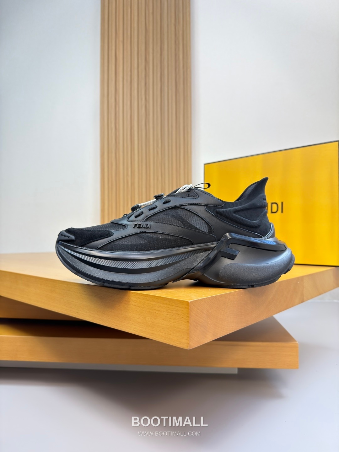 Fendi Nappa Calfskin Suede Canvas Low Sneakers with Logo Injection Detail TPU Rubber Sole 펜디 나파 카프스킨 스웨이드 캔버스 로우 스니커즈 로고 인젝션 디테일 TPU 러버솔 7F03042 3cm 5