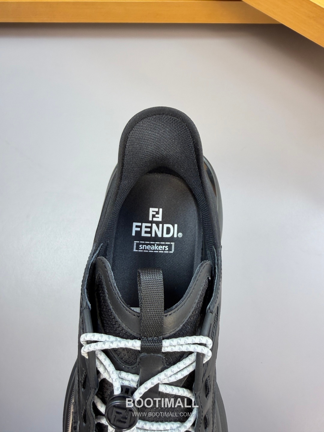 Fendi Nappa Calfskin Suede Canvas Low Sneakers with Logo Injection Detail TPU Rubber Sole 펜디 나파 카프스킨 스웨이드 캔버스 로우 스니커즈 로고 인젝션 디테일 TPU 러버솔 7F03042 3cm 7