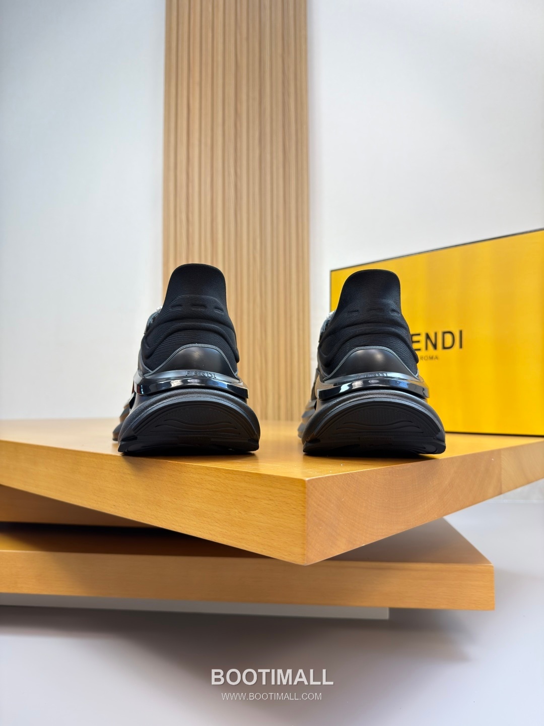 Fendi Nappa Calfskin Suede Canvas Low Sneakers with Logo Injection Detail TPU Rubber Sole 펜디 나파 카프스킨 스웨이드 캔버스 로우 스니커즈 로고 인젝션 디테일 TPU 러버솔 7F03042 3cm 8