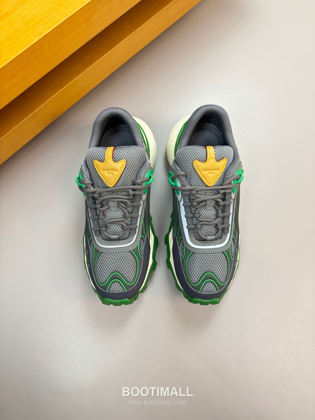 Louis Vuitton Nappa Calfskin Canvas Low Sneakers with Logo Injection Module Detail TPU Rubber Sole 루이비통 나파 카프스킨 캔버스 로우 스니커즈 로고 인젝션 모듈 디테일 TPU 러버솔 7F03048 3cm 2