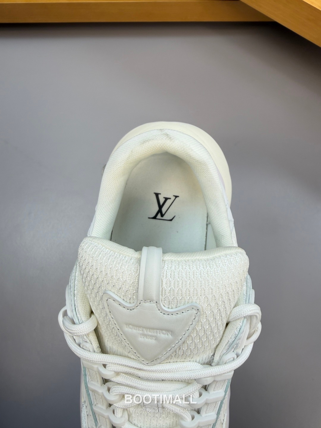 Louis Vuitton Nappa Calfskin Canvas Low Sneakers with Logo Injection Module Detail TPU Rubber Sole 루이비통 나파 카프스킨 캔버스 로우 스니커즈 로고 인젝션 모듈 디테일 TPU 러버솔 7F03048 3cm 7