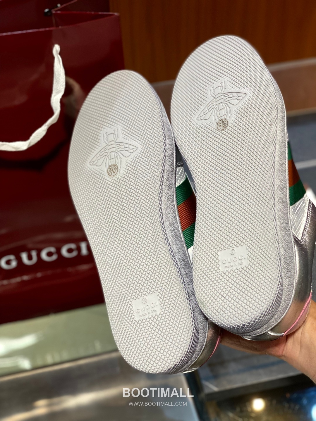 Gucci Screener Distressed Sheepskin Leather Low Sneakers with Vintage Effect Rubber Sole 구찌 스크리너 디스트레스드 쉽스킨 레더 로우 스니커즈 빈티지 이펙트 러버솔 3cm 9