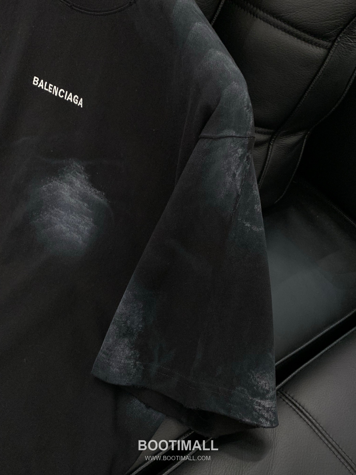 Balenciaga SS26 Cotton Crewneck T-Shirt with Embroidered Logo 발렌시아가 SS26 코튼 크루넥 티셔츠 자수 로고 5