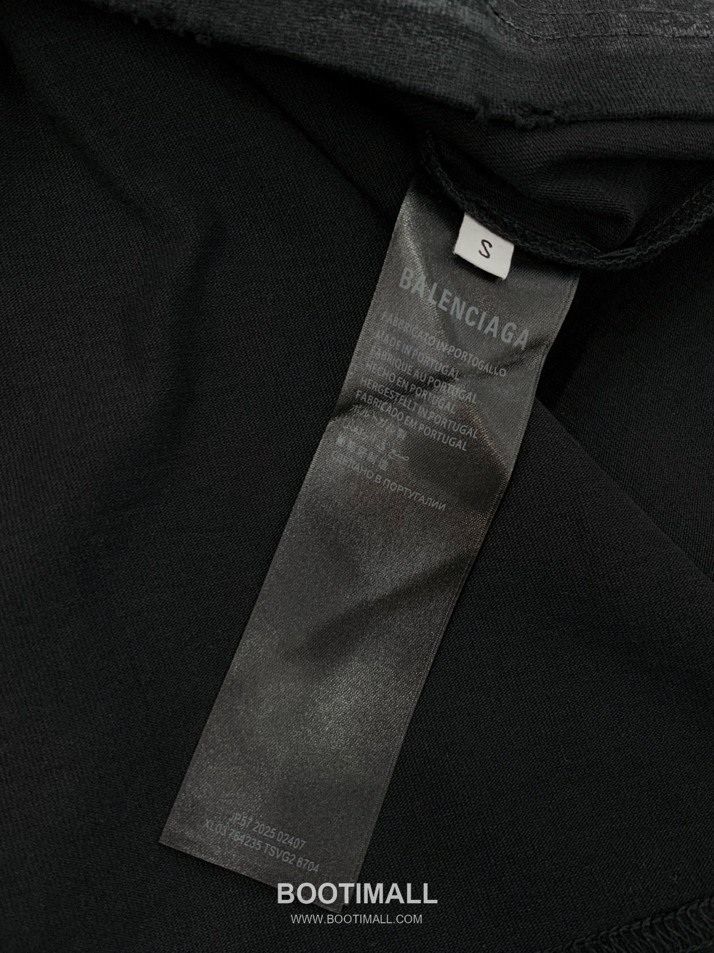 Balenciaga SS26 Cotton Crewneck T-Shirt with Embroidered Logo 발렌시아가 SS26 코튼 크루넥 티셔츠 자수 로고 9