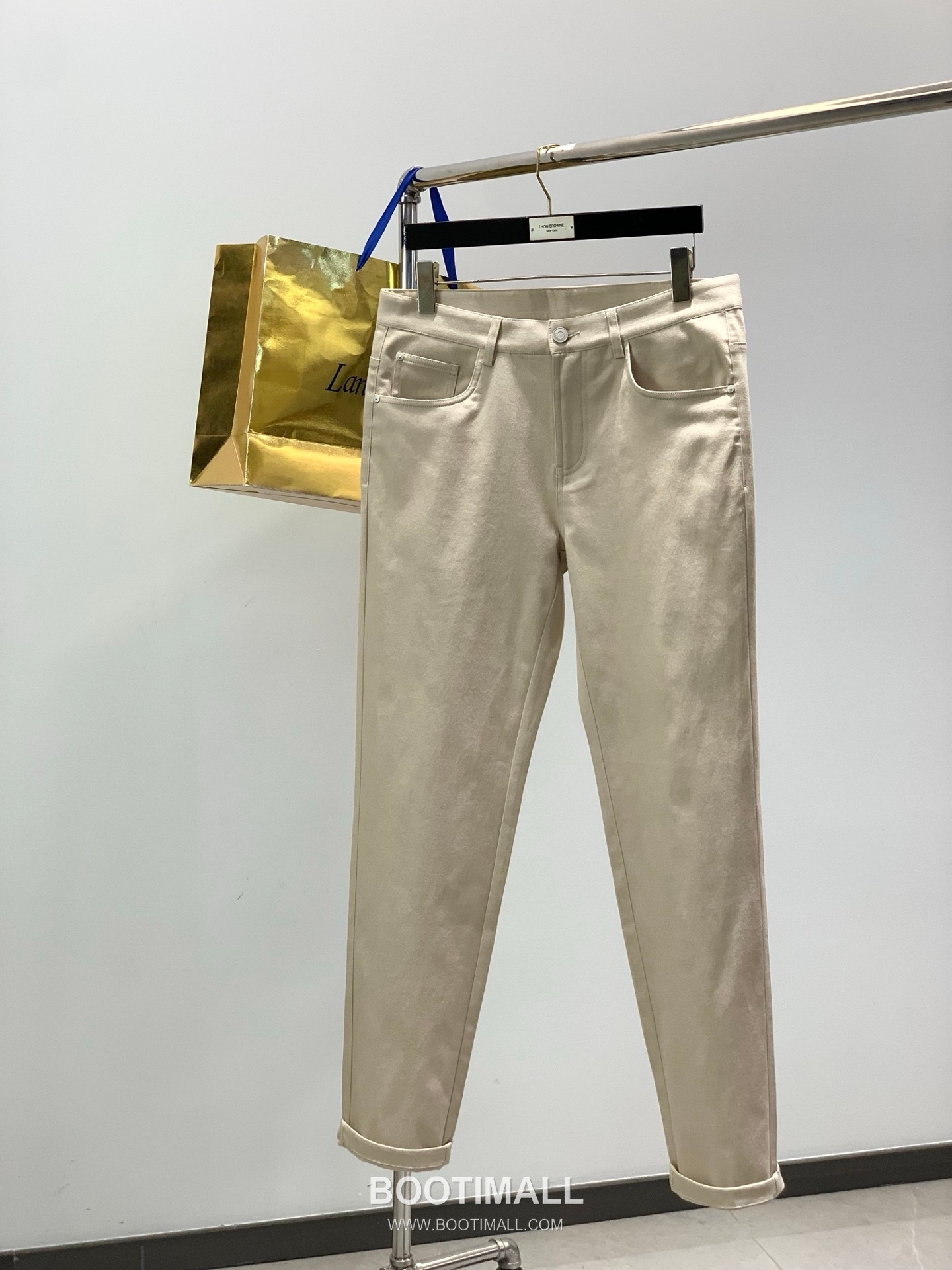 Loro Piana SS26 Cotton Blend Casual Pants with Logo Print 로로피아나 SS26 코튼 혼방 캐주얼 팬츠 로고 프린트 1