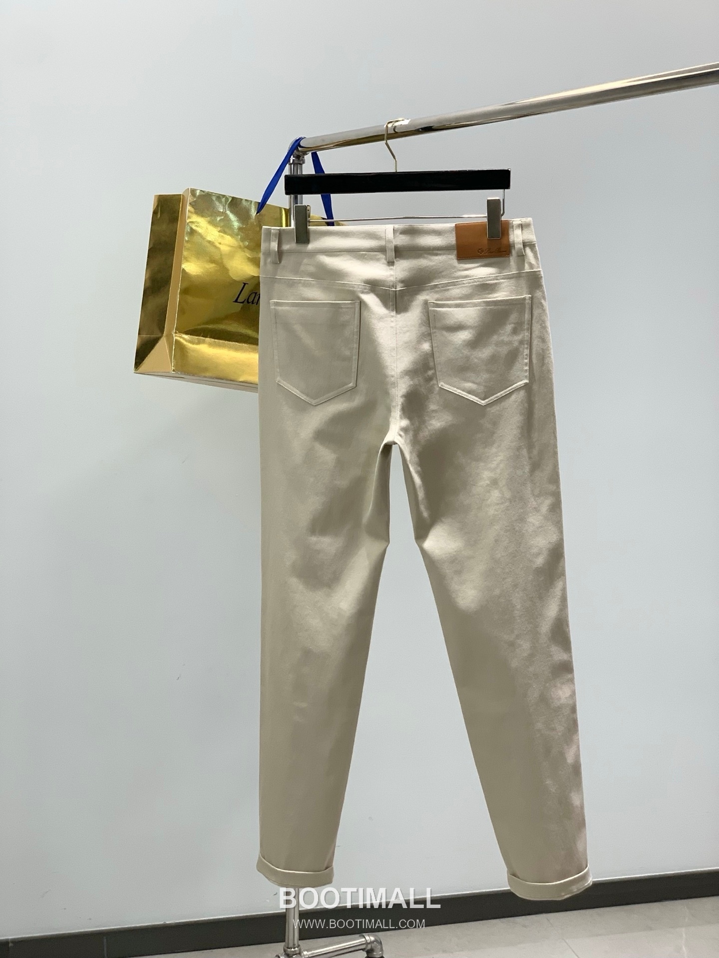 Loro Piana SS26 Cotton Blend Casual Pants with Logo Print 로로피아나 SS26 코튼 혼방 캐주얼 팬츠 로고 프린트 2